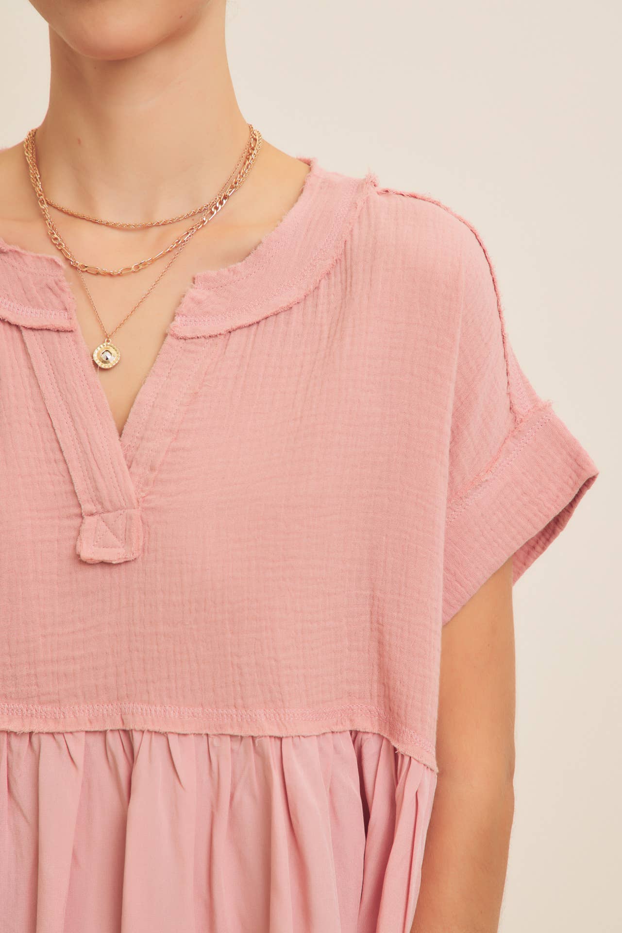 RUFFLE HEM BLOUSE TOP