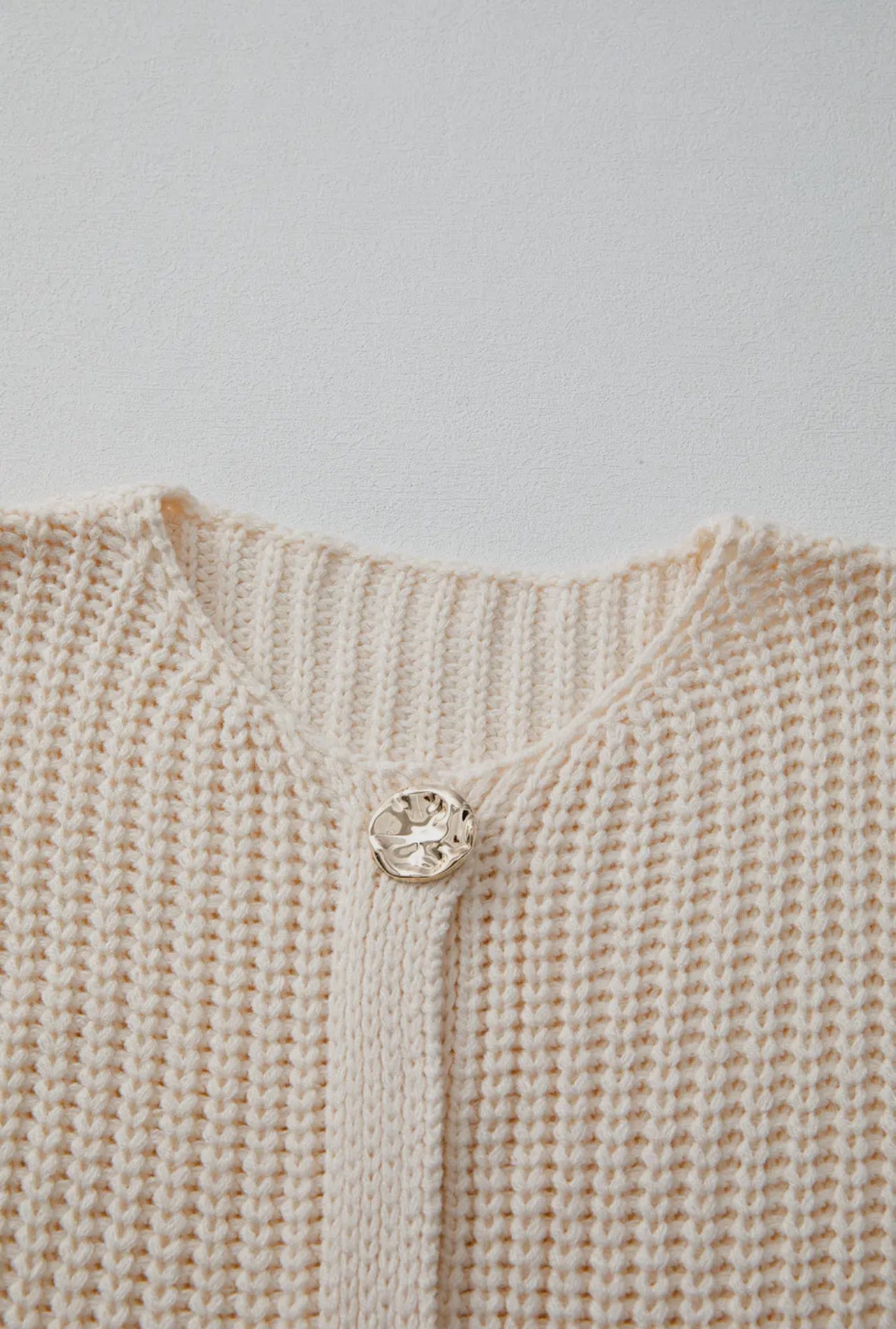 BUTTONED KNIT VEST TOP
