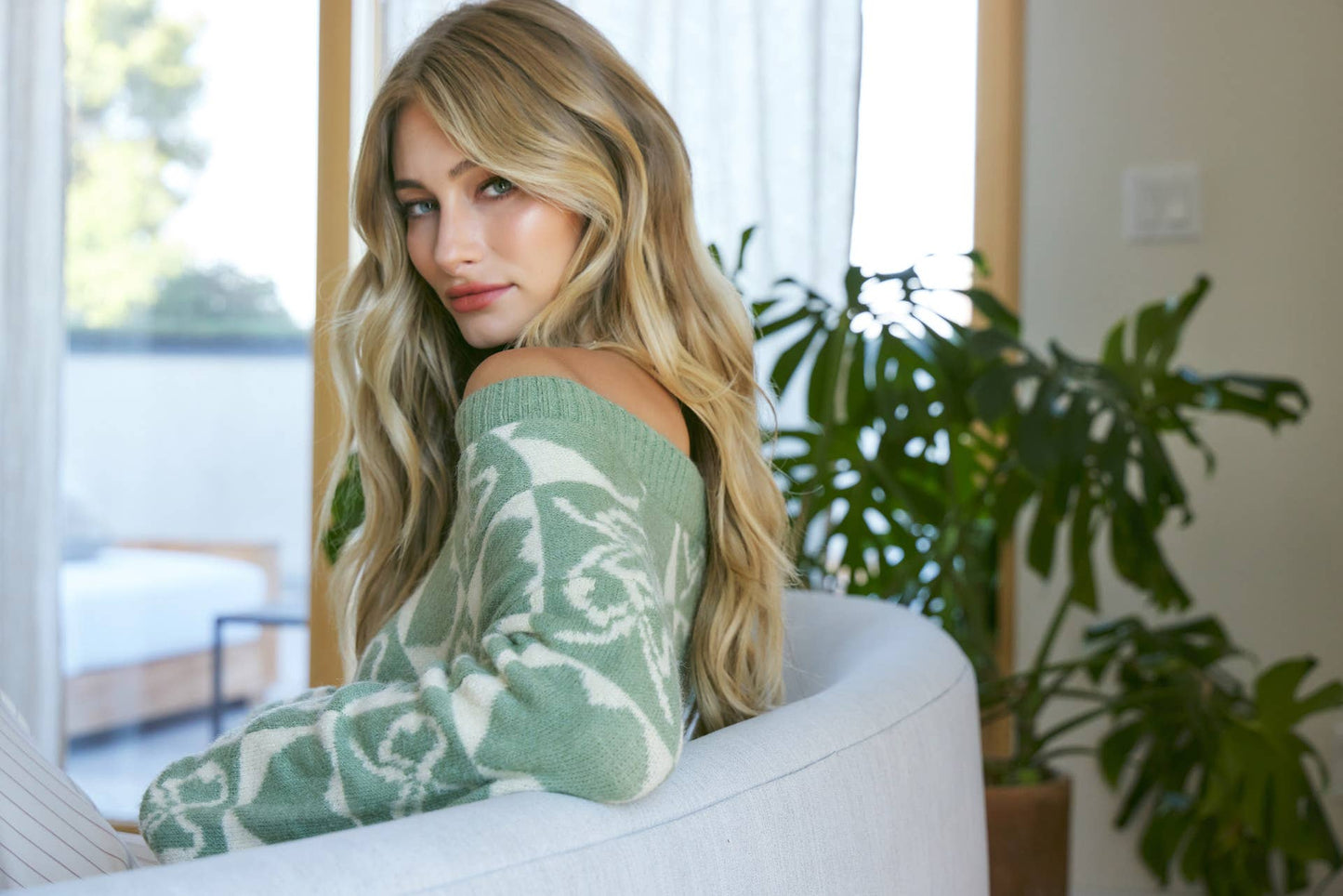 STRETCHY SOFT SWEATER